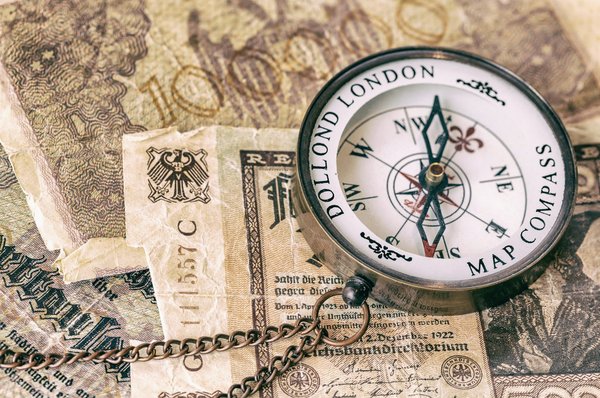 Qual è il modo più efficace per mantenere il sistema di navigazione aggiornato in un veicolo commerciale?